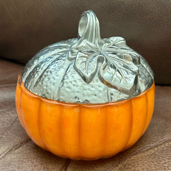 White Barn Glass Pumpkin 3 Wick Candle Holder with Metal Lid - Picture 7 of 13